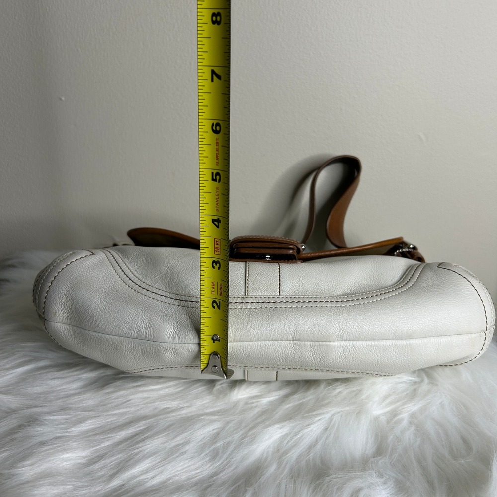 Coach Soho White Pebbled Leather Shoulder Bag Excellent - Picture 10 of 10